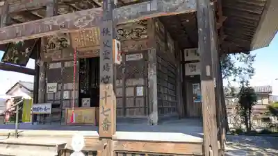 定林寺の本殿・本堂