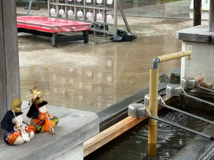 越谷香取神社の{uncategorized: "未分類", other: "その他", undefined: "問題あり", building: "その他建物", grave: "お墓", sacred_gate: "鳥居", guardian: "狛犬", statue: "像", buddha: "仏像", history: "歴史", nature: "自然", garden: "庭園", animal: "動物", pagoda: "塔", temizu: "手水舎", mountain_gate: "山門・神門", sanctuary: "本殿・本堂", subordinate: "末社・摂社", art: "芸術", scenery: "景色", jizo: "地蔵", ema: "絵馬", goshuin: "御朱印", omikuji: "おみくじ", items: "授与品その他", amulet: "お守り", goshuincho: "御朱印帳", eats: "食事", festival: "お祭り", votive_dance: "神楽", shichigosan: "七五三参", wedding: "結婚式", experience: "体験その他", initially: "初詣", around: "周辺", anti_infection: "感染症対策"}