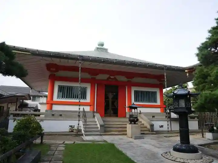 室泉寺の本殿・本堂