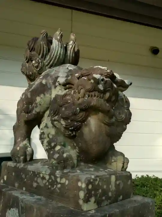 四條畷神社の{uncategorized: "未分類", other: "その他", undefined: "問題あり", building: "その他建物", grave: "お墓", sacred_gate: "鳥居", guardian: "狛犬", statue: "像", buddha: "仏像", history: "歴史", nature: "自然", garden: "庭園", animal: "動物", pagoda: "塔", temizu: "手水舎", mountain_gate: "山門・神門", sanctuary: "本殿・本堂", subordinate: "末社・摂社", art: "芸術", scenery: "景色", jizo: "地蔵", ema: "絵馬", goshuin: "御朱印", omikuji: "おみくじ", items: "授与品その他", amulet: "お守り", goshuincho: "御朱印帳", eats: "食事", festival: "お祭り", votive_dance: "神楽", shichigosan: "七五三参", wedding: "結婚式", experience: "体験その他", initially: "初詣", around: "周辺", anti_infection: "感染症対策"}