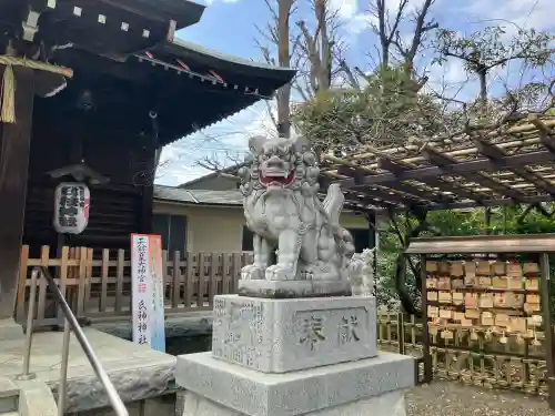 お三の宮日枝神社の{uncategorized: "未分類", other: "その他", undefined: "問題あり", building: "その他建物", grave: "お墓", sacred_gate: "鳥居", guardian: "狛犬", statue: "像", buddha: "仏像", history: "歴史", nature: "自然", garden: "庭園", animal: "動物", pagoda: "塔", temizu: "手水舎", mountain_gate: "山門・神門", sanctuary: "本殿・本堂", subordinate: "末社・摂社", art: "芸術", scenery: "景色", jizo: "地蔵", ema: "絵馬", goshuin: "御朱印", omikuji: "おみくじ", items: "授与品その他", amulet: "お守り", goshuincho: "御朱印帳", eats: "食事", festival: "お祭り", votive_dance: "神楽", shichigosan: "七五三参", wedding: "結婚式", experience: "体験その他", initially: "初詣", around: "周辺", anti_infection: "感染症対策"}