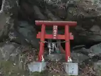 剣岩稲荷神社の本殿・本堂