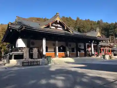 久遠寺の本殿・本堂