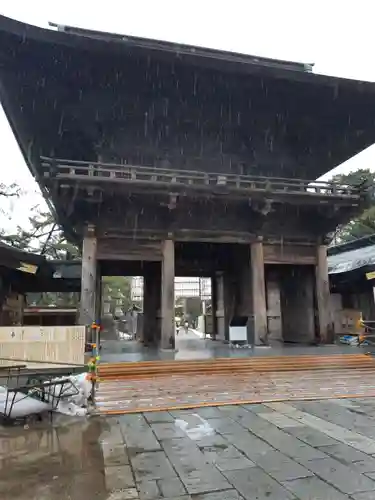 白山神社の山門