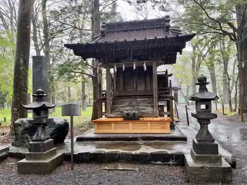淺間神社（忍野八海）の末社・摂社