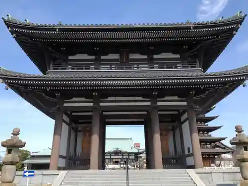 覚王山 日泰寺の山門