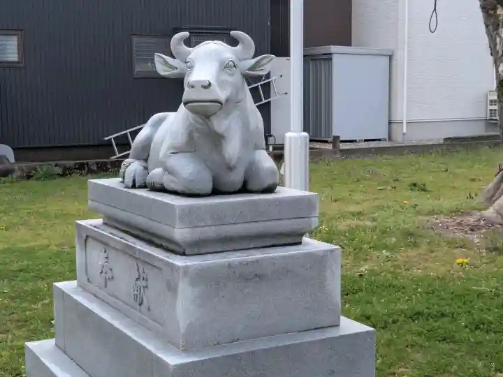 日吉神社の{uncategorized: "未分類", other: "その他", undefined: "問題あり", building: "その他建物", grave: "お墓", sacred_gate: "鳥居", guardian: "狛犬", statue: "像", buddha: "仏像", history: "歴史", nature: "自然", garden: "庭園", animal: "動物", pagoda: "塔", temizu: "手水舎", mountain_gate: "山門・神門", sanctuary: "本殿・本堂", subordinate: "末社・摂社", art: "芸術", scenery: "景色", jizo: "地蔵", ema: "絵馬", goshuin: "御朱印", omikuji: "おみくじ", items: "授与品その他", amulet: "お守り", goshuincho: "御朱印帳", eats: "食事", festival: "お祭り", votive_dance: "神楽", shichigosan: "七五三参", wedding: "結婚式", experience: "体験その他", initially: "初詣", around: "周辺", anti_infection: "感染症対策"}