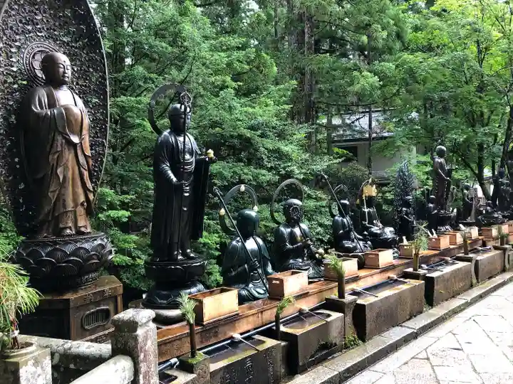 高野山金剛峯寺奥の院(和歌山県)