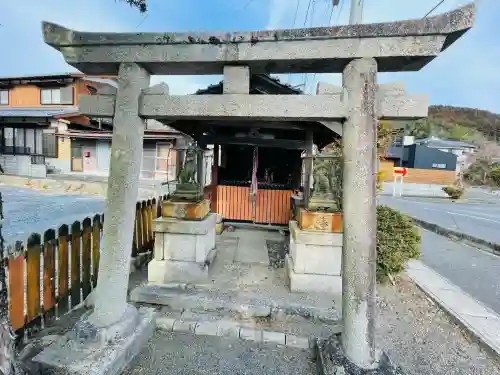 正一位䄮吉大明神の{uncategorized: "未分類", other: "その他", undefined: "問題あり", building: "その他建物", grave: "お墓", sacred_gate: "鳥居", guardian: "狛犬", statue: "像", buddha: "仏像", history: "歴史", nature: "自然", garden: "庭園", animal: "動物", pagoda: "塔", temizu: "手水舎", mountain_gate: "山門・神門", sanctuary: "本殿・本堂", subordinate: "末社・摂社", art: "芸術", scenery: "景色", jizo: "地蔵", ema: "絵馬", goshuin: "御朱印", omikuji: "おみくじ", items: "授与品その他", amulet: "お守り", goshuincho: "御朱印帳", eats: "食事", festival: "お祭り", votive_dance: "神楽", shichigosan: "七五三参", wedding: "結婚式", experience: "体験その他", initially: "初詣", around: "周辺", anti_infection: "感染症対策"}