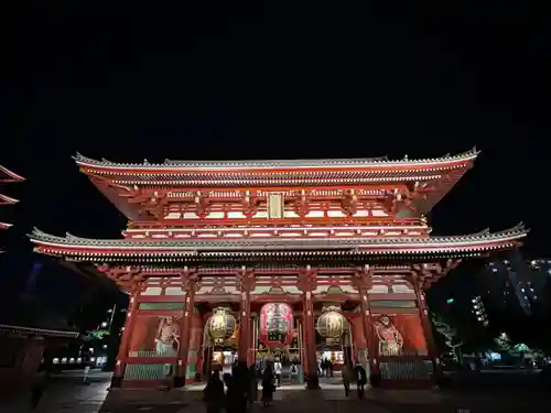 浅草寺の山門