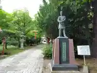 永山神社の像