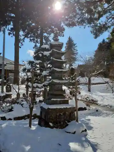 瑞川寺の塔