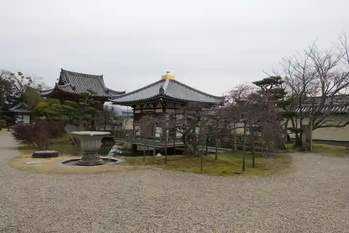 法華寺の庭園