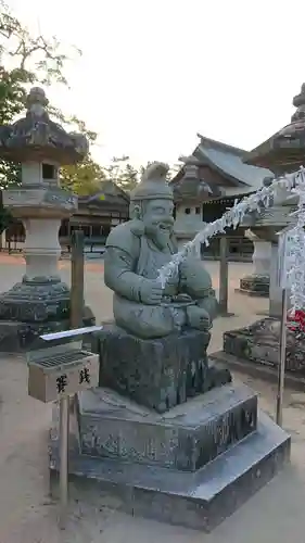 白鳥神社の像