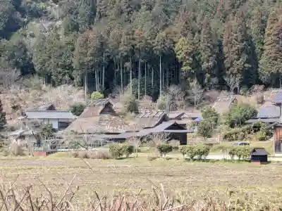 知井八幡神社の{uncategorized: "未分類", other: "その他", undefined: "問題あり", building: "その他建物", grave: "お墓", sacred_gate: "鳥居", guardian: "狛犬", statue: "像", buddha: "仏像", history: "歴史", nature: "自然", garden: "庭園", animal: "動物", pagoda: "塔", temizu: "手水舎", mountain_gate: "山門・神門", sanctuary: "本殿・本堂", subordinate: "末社・摂社", art: "芸術", scenery: "景色", jizo: "地蔵", ema: "絵馬", goshuin: "御朱印", omikuji: "おみくじ", items: "授与品その他", amulet: "お守り", goshuincho: "御朱印帳", eats: "食事", festival: "お祭り", votive_dance: "神楽", shichigosan: "七五三参", wedding: "結婚式", experience: "体験その他", initially: "初詣", around: "周辺", anti_infection: "感染症対策"}