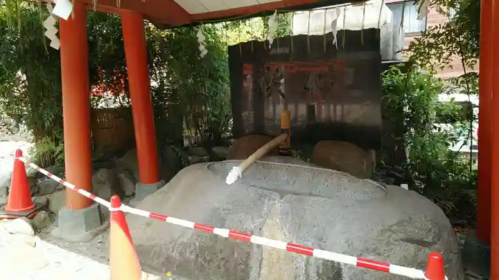 京濱伏見稲荷神社の手水舎