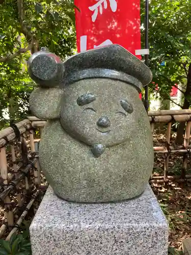 亀ケ池八幡宮の像