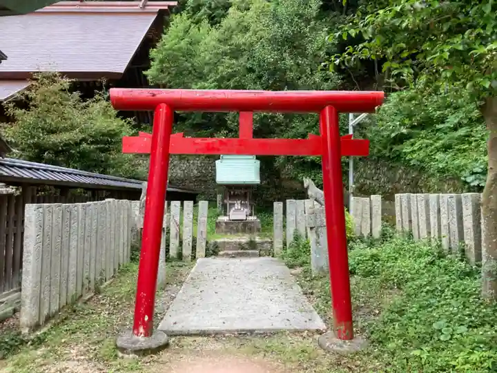 高縄神社の末社・摂社