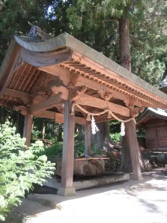 河口浅間神社の手水舎