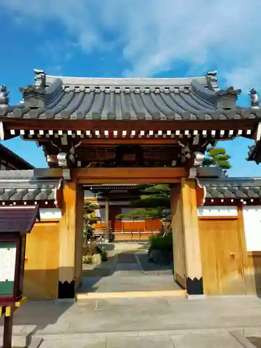 安楽寺の山門