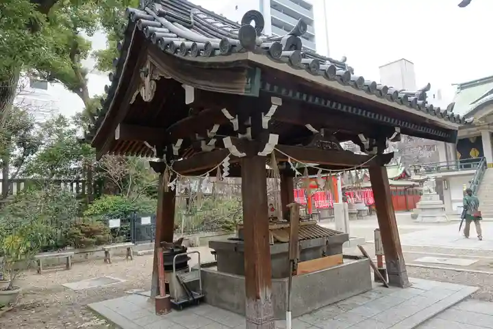 難波神社の手水舎