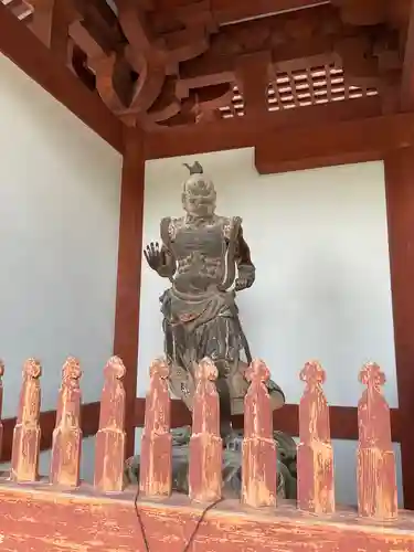 叡福寺の像