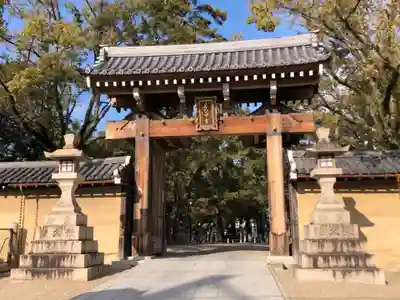 西宮神社の山門・神門