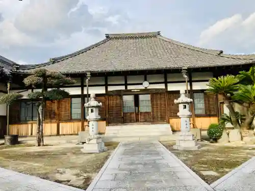 極楽寺の本殿・本堂