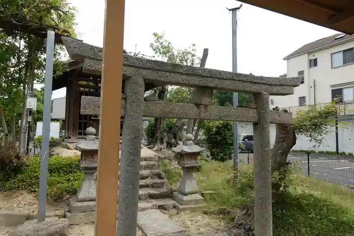 殿岡神社(稲荷神社)の鳥居