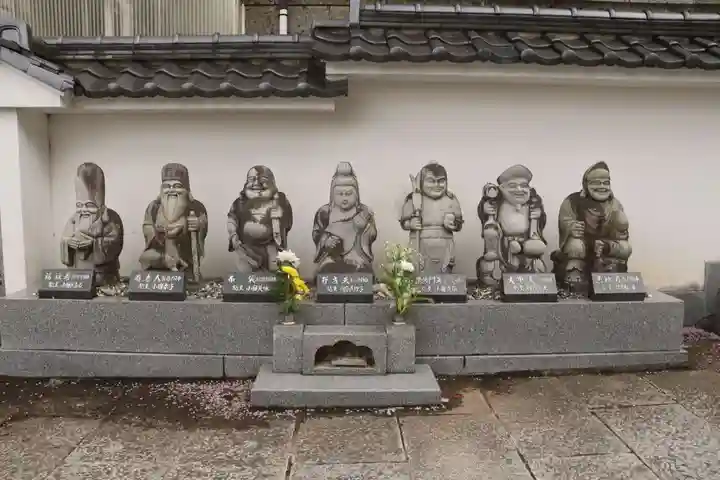 阿弥陀寺の像