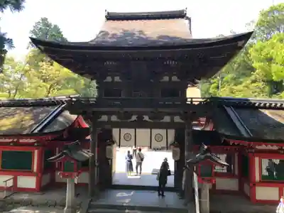 石上神宮の山門・神門