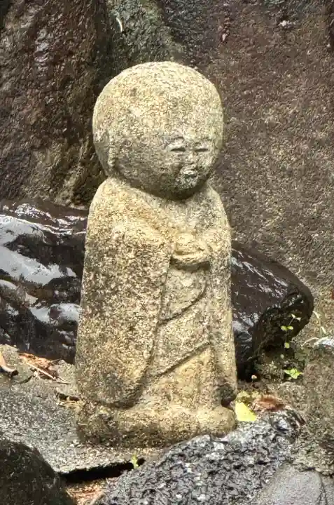 円通寺の{uncategorized: "未分類", other: "その他", undefined: "問題あり", building: "その他建物", grave: "お墓", sacred_gate: "鳥居", guardian: "狛犬", statue: "像", buddha: "仏像", history: "歴史", nature: "自然", garden: "庭園", animal: "動物", pagoda: "塔", temizu: "手水舎", mountain_gate: "山門・神門", sanctuary: "本殿・本堂", subordinate: "末社・摂社", art: "芸術", scenery: "景色", jizo: "地蔵", ema: "絵馬", goshuin: "御朱印", omikuji: "おみくじ", items: "授与品その他", amulet: "お守り", goshuincho: "御朱印帳", eats: "食事", festival: "お祭り", votive_dance: "神楽", shichigosan: "七五三参", wedding: "結婚式", experience: "体験その他", initially: "初詣", around: "周辺", anti_infection: "感染症対策"}