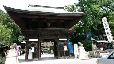 日牟禮八幡宮の山門・神門