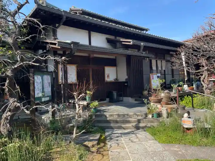 海蔵院の{uncategorized: "未分類", other: "その他", undefined: "問題あり", building: "その他建物", grave: "お墓", sacred_gate: "鳥居", guardian: "狛犬", statue: "像", buddha: "仏像", history: "歴史", nature: "自然", garden: "庭園", animal: "動物", pagoda: "塔", temizu: "手水舎", mountain_gate: "山門・神門", sanctuary: "本殿・本堂", subordinate: "末社・摂社", art: "芸術", scenery: "景色", jizo: "地蔵", ema: "絵馬", goshuin: "御朱印", omikuji: "おみくじ", items: "授与品その他", amulet: "お守り", goshuincho: "御朱印帳", eats: "食事", festival: "お祭り", votive_dance: "神楽", shichigosan: "七五三参", wedding: "結婚式", experience: "体験その他", initially: "初詣", around: "周辺", anti_infection: "感染症対策"}