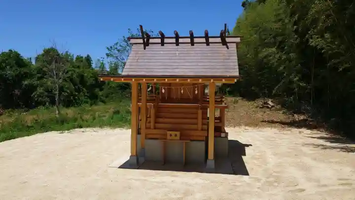 百里神社の{uncategorized: "未分類", other: "その他", undefined: "問題あり", building: "その他建物", grave: "お墓", sacred_gate: "鳥居", guardian: "狛犬", statue: "像", buddha: "仏像", history: "歴史", nature: "自然", garden: "庭園", animal: "動物", pagoda: "塔", temizu: "手水舎", mountain_gate: "山門・神門", sanctuary: "本殿・本堂", subordinate: "末社・摂社", art: "芸術", scenery: "景色", jizo: "地蔵", ema: "絵馬", goshuin: "御朱印", omikuji: "おみくじ", items: "授与品その他", amulet: "お守り", goshuincho: "御朱印帳", eats: "食事", festival: "お祭り", votive_dance: "神楽", shichigosan: "七五三参", wedding: "結婚式", experience: "体験その他", initially: "初詣", around: "周辺", anti_infection: "感染症対策"}