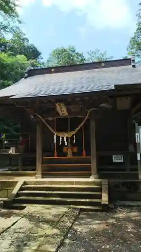 生子神社の本殿