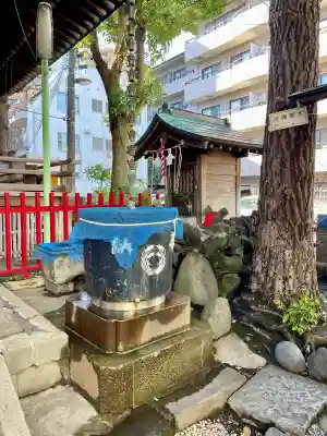 稲荷神社の{uncategorized: "未分類", other: "その他", undefined: "問題あり", building: "その他建物", grave: "お墓", sacred_gate: "鳥居", guardian: "狛犬", statue: "像", buddha: "仏像", history: "歴史", nature: "自然", garden: "庭園", animal: "動物", pagoda: "塔", temizu: "手水舎", mountain_gate: "山門・神門", sanctuary: "本殿・本堂", subordinate: "末社・摂社", art: "芸術", scenery: "景色", jizo: "地蔵", ema: "絵馬", goshuin: "御朱印", omikuji: "おみくじ", items: "授与品その他", amulet: "お守り", goshuincho: "御朱印帳", eats: "食事", festival: "お祭り", votive_dance: "神楽", shichigosan: "七五三参", wedding: "結婚式", experience: "体験その他", initially: "初詣", around: "周辺", anti_infection: "感染症対策"}