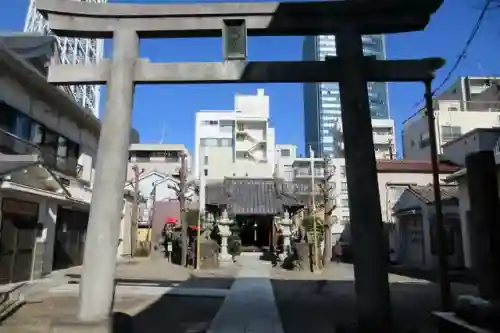 押上天祖神社の{uncategorized: "未分類", other: "その他", undefined: "問題あり", building: "その他建物", grave: "お墓", sacred_gate: "鳥居", guardian: "狛犬", statue: "像", buddha: "仏像", history: "歴史", nature: "自然", garden: "庭園", animal: "動物", pagoda: "塔", temizu: "手水舎", mountain_gate: "山門・神門", sanctuary: "本殿・本堂", subordinate: "末社・摂社", art: "芸術", scenery: "景色", jizo: "地蔵", ema: "絵馬", goshuin: "御朱印", omikuji: "おみくじ", items: "授与品その他", amulet: "お守り", goshuincho: "御朱印帳", eats: "食事", festival: "お祭り", votive_dance: "神楽", shichigosan: "七五三参", wedding: "結婚式", experience: "体験その他", initially: "初詣", around: "周辺", anti_infection: "感染症対策"}