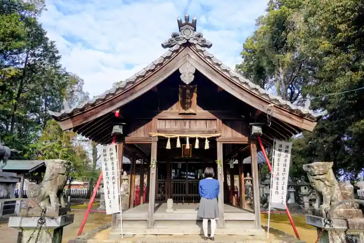 魚入神社の本殿・本堂