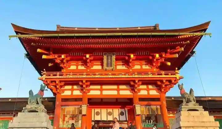 伏見稲荷大社の山門・神門