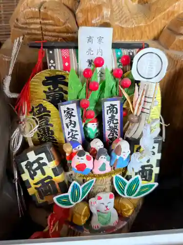 七重浜海津見神社の{uncategorized: "未分類", other: "その他", undefined: "問題あり", building: "その他建物", grave: "お墓", sacred_gate: "鳥居", guardian: "狛犬", statue: "像", buddha: "仏像", history: "歴史", nature: "自然", garden: "庭園", animal: "動物", pagoda: "塔", temizu: "手水舎", mountain_gate: "山門・神門", sanctuary: "本殿・本堂", subordinate: "末社・摂社", art: "芸術", scenery: "景色", jizo: "地蔵", ema: "絵馬", goshuin: "御朱印", omikuji: "おみくじ", items: "授与品その他", amulet: "お守り", goshuincho: "御朱印帳", eats: "食事", festival: "お祭り", votive_dance: "神楽", shichigosan: "七五三参", wedding: "結婚式", experience: "体験その他", initially: "初詣", around: "周辺", anti_infection: "感染症対策"}