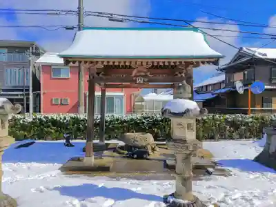 神明社(多加良浦1)の手水舎