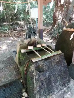 花窟神社の{uncategorized: "未分類", other: "その他", undefined: "問題あり", building: "その他建物", grave: "お墓", sacred_gate: "鳥居", guardian: "狛犬", statue: "像", buddha: "仏像", history: "歴史", nature: "自然", garden: "庭園", animal: "動物", pagoda: "塔", temizu: "手水舎", mountain_gate: "山門・神門", sanctuary: "本殿・本堂", subordinate: "末社・摂社", art: "芸術", scenery: "景色", jizo: "地蔵", ema: "絵馬", goshuin: "御朱印", omikuji: "おみくじ", items: "授与品その他", amulet: "お守り", goshuincho: "御朱印帳", eats: "食事", festival: "お祭り", votive_dance: "神楽", shichigosan: "七五三参", wedding: "結婚式", experience: "体験その他", initially: "初詣", around: "周辺", anti_infection: "感染症対策"}