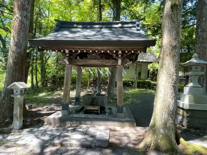 山中浅間神社の{uncategorized: "未分類", other: "その他", undefined: "問題あり", building: "その他建物", grave: "お墓", sacred_gate: "鳥居", guardian: "狛犬", statue: "像", buddha: "仏像", history: "歴史", nature: "自然", garden: "庭園", animal: "動物", pagoda: "塔", temizu: "手水舎", mountain_gate: "山門・神門", sanctuary: "本殿・本堂", subordinate: "末社・摂社", art: "芸術", scenery: "景色", jizo: "地蔵", ema: "絵馬", goshuin: "御朱印", omikuji: "おみくじ", items: "授与品その他", amulet: "お守り", goshuincho: "御朱印帳", eats: "食事", festival: "お祭り", votive_dance: "神楽", shichigosan: "七五三参", wedding: "結婚式", experience: "体験その他", initially: "初詣", around: "周辺", anti_infection: "感染症対策"}