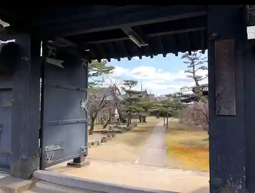 大恩寺の山門