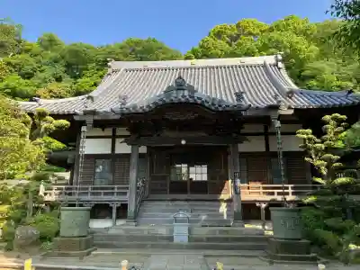 本蓮寺の{uncategorized: "未分類", other: "その他", undefined: "問題あり", building: "その他建物", grave: "お墓", sacred_gate: "鳥居", guardian: "狛犬", statue: "像", buddha: "仏像", history: "歴史", nature: "自然", garden: "庭園", animal: "動物", pagoda: "塔", temizu: "手水舎", mountain_gate: "山門・神門", sanctuary: "本殿・本堂", subordinate: "末社・摂社", art: "芸術", scenery: "景色", jizo: "地蔵", ema: "絵馬", goshuin: "御朱印", omikuji: "おみくじ", items: "授与品その他", amulet: "お守り", goshuincho: "御朱印帳", eats: "食事", festival: "お祭り", votive_dance: "神楽", shichigosan: "七五三参", wedding: "結婚式", experience: "体験その他", initially: "初詣", around: "周辺", anti_infection: "感染症対策"}
