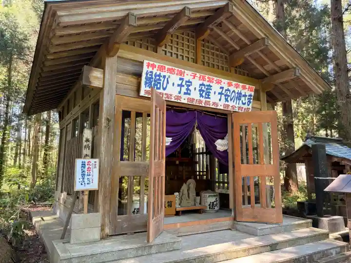 唐松神社の{uncategorized: "未分類", other: "その他", undefined: "問題あり", building: "その他建物", grave: "お墓", sacred_gate: "鳥居", guardian: "狛犬", statue: "像", buddha: "仏像", history: "歴史", nature: "自然", garden: "庭園", animal: "動物", pagoda: "塔", temizu: "手水舎", mountain_gate: "山門・神門", sanctuary: "本殿・本堂", subordinate: "末社・摂社", art: "芸術", scenery: "景色", jizo: "地蔵", ema: "絵馬", goshuin: "御朱印", omikuji: "おみくじ", items: "授与品その他", amulet: "お守り", goshuincho: "御朱印帳", eats: "食事", festival: "お祭り", votive_dance: "神楽", shichigosan: "七五三参", wedding: "結婚式", experience: "体験その他", initially: "初詣", around: "周辺", anti_infection: "感染症対策"}