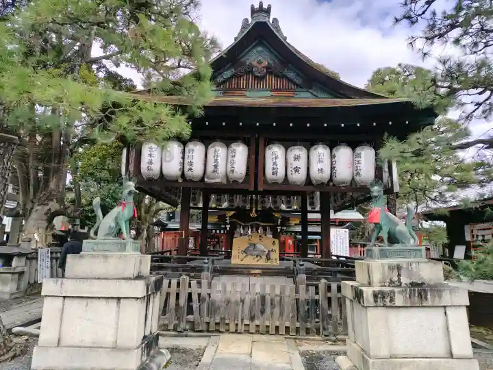 満足稲荷神社の{uncategorized: "未分類", other: "その他", undefined: "問題あり", building: "その他建物", grave: "お墓", sacred_gate: "鳥居", guardian: "狛犬", statue: "像", buddha: "仏像", history: "歴史", nature: "自然", garden: "庭園", animal: "動物", pagoda: "塔", temizu: "手水舎", mountain_gate: "山門・神門", sanctuary: "本殿・本堂", subordinate: "末社・摂社", art: "芸術", scenery: "景色", jizo: "地蔵", ema: "絵馬", goshuin: "御朱印", omikuji: "おみくじ", items: "授与品その他", amulet: "お守り", goshuincho: "御朱印帳", eats: "食事", festival: "お祭り", votive_dance: "神楽", shichigosan: "七五三参", wedding: "結婚式", experience: "体験その他", initially: "初詣", around: "周辺", anti_infection: "感染症対策"}
