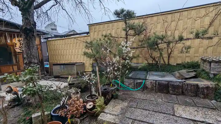 瀧尾神社の庭園