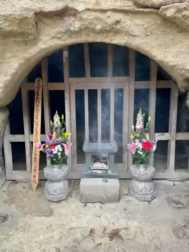 龍口寺の{uncategorized: "未分類", other: "その他", undefined: "問題あり", building: "その他建物", grave: "お墓", sacred_gate: "鳥居", guardian: "狛犬", statue: "像", buddha: "仏像", history: "歴史", nature: "自然", garden: "庭園", animal: "動物", pagoda: "塔", temizu: "手水舎", mountain_gate: "山門・神門", sanctuary: "本殿・本堂", subordinate: "末社・摂社", art: "芸術", scenery: "景色", jizo: "地蔵", ema: "絵馬", goshuin: "御朱印", omikuji: "おみくじ", items: "授与品その他", amulet: "お守り", goshuincho: "御朱印帳", eats: "食事", festival: "お祭り", votive_dance: "神楽", shichigosan: "七五三参", wedding: "結婚式", experience: "体験その他", initially: "初詣", around: "周辺", anti_infection: "感染症対策"}